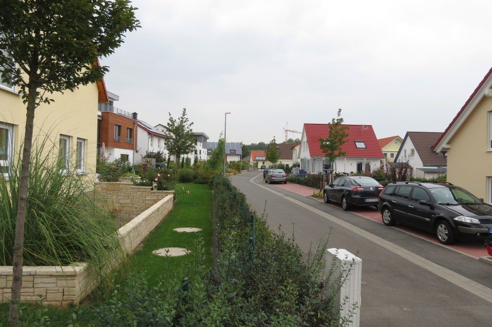 Oswald Neubaugebiet Häuser Straßenansicht