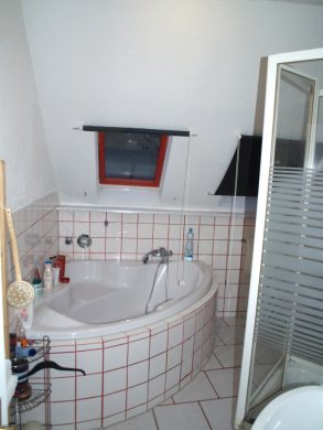 (Verkauft)Gepflegtes Mehrfamilienhaus mit 5 Wohnungen und großer Lagerfläche - Bild5