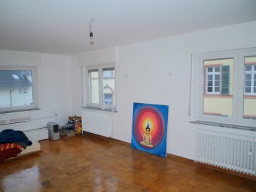 (Verkauft)Gepflegtes Mehrfamilienhaus mit 5 Wohnungen und großer Lagerfläche - Bild2