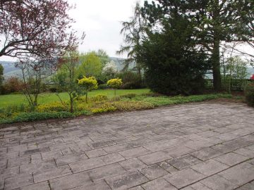 Mehrfamilienhaus mit Parkgrundstück + tollem Fernblick - Bild4