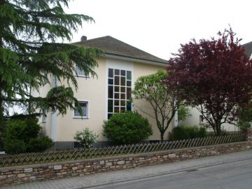 Großzügiges freistehendes Haus mit großem Garten - Bild2