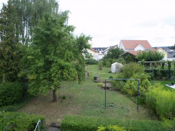Sehr schönes freistehendes Haus mit tollem großem Garten - Bild3
