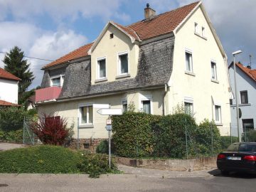 Freistehendes Altbauschätzchen im Pflänzer - Bild1