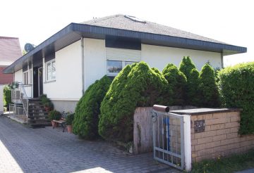 Lage, Lage, Lage! Freistehender Bungalow direkt an den Weinbergen in Oestrich-Winkel (Verkauft!) - Bild1