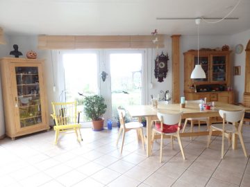 Viel Platz in toller Blicklage !!! Freistehendes Haus mit schönem Garten und Schwimmteich - Bild3