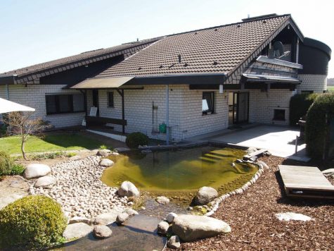 *Provisionsfrei* Großzügiges Architektenhaus mit Garten und Schwimmteich!, 65321 Heidenrod, Einfamilienhaus