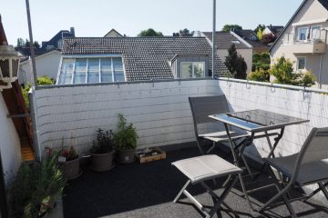 Attraktive, helle Dachgeschosswohnung mit Balkon - Bild3