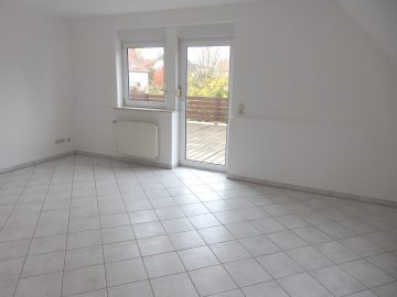 Von Privat: Frisch renovierte, helle 4 ZKB- Wohnung mit gr. Dachterrasse - Bild2