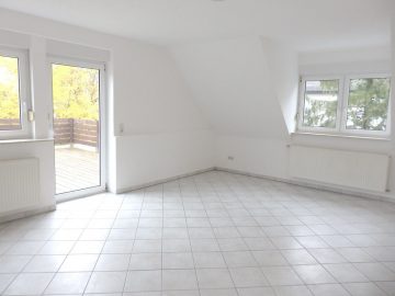 Von Privat: Frisch renovierte, helle 4 ZKB- Wohnung mit gr. Dachterrasse - Bild1