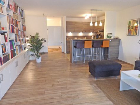 MIT AUFZUG! Modernes, helles Appartement mit großem Balkon, 65385 Rüdesheim am Rhein, Wohnung