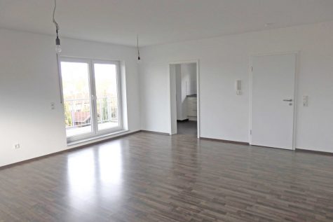 Lichtdurchflutete, moderne Wohnung mit Balkon, 55291 Saulheim, Wohnung