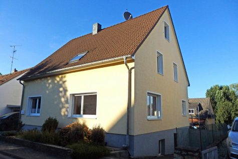 Großzügiges, saniertes Haus – Schöne Wohnlage – freistehend – familienfreundlich, 65396 Walluf, Einfamilienhaus