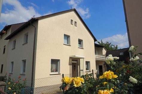 Großes 1-2 Familienhaus mit bezauberndem Grundstück, 65399 Kiedrich, Einfamilienhaus