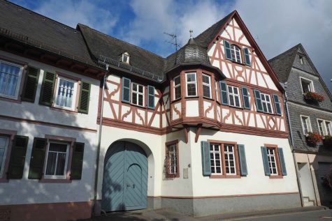 Ehemaliges historisches Weingut mit Ausbaupotential im Ortskern, 65375 Oestrich-Winkel, Einfamilienhaus