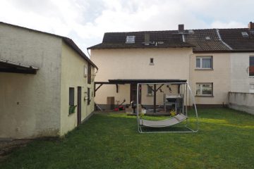 Platz ohne Ende! DHH mit 9 Zimmern und großem Garten - Bild3