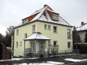 Stilvolles und großes Zweifamilienhaus mit Apartment - Bild2