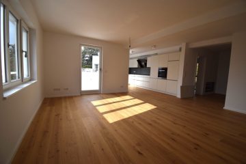 Moderne, 2018 komplett sanierte 3,5-ZKB-Wohnung - Bild1