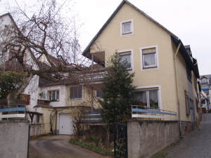 Kleines ehem. Weingut in ruhigem Ortskern, 65385 Rüdesheim am Rhein, Einfamilienhaus