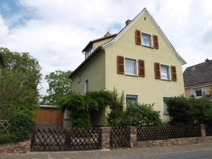 Johannisberg 1-2 Familienhaus mit Blick, 65366 Geisenheim, Zweifamilienhaus