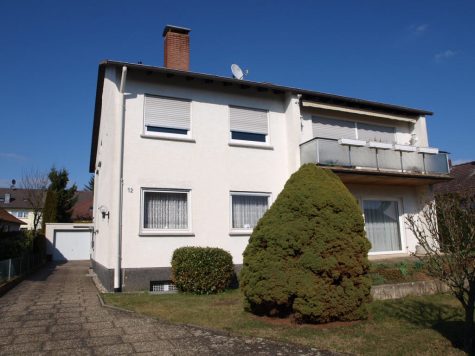 Feistehendes Haus mit 2 großen Wohnungen in schöner Wohnlage, 65206 Wiesbaden, Einfamilienhaus