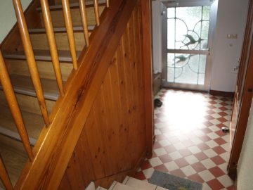 (Verkauft)Freistehende Stadthaus (ruhig + zentral) - Flur
