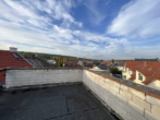 Gepflegtes 3-Parteienhaus mit spektakulärer Dachterrasse in zentraler, dennoch ruhiger Lage - Bild8