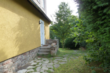 Kleines Haus, großer Garten in schöner Ortsrandlage - Bild4
