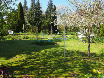 Haus mit großem Traumgarten - Ruhige 1-A Lage - Bild2