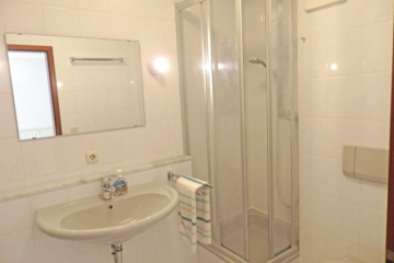 Tolle Erdgeschoss-Wohnung mit West-Gärtchen in sehr gepflegtem Mehrfamilienhaus - Bild4