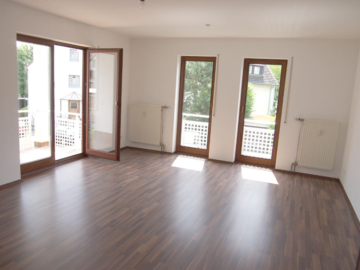 Tolle komplett renovierte Wohnung mit Balkon "Annastraße" - Bild1