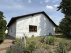 Freistehendes Einfamilienhaus mit Terrasse auf großem Grundstück - Bild2