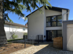 Freistehendes Traumhaus auf großem Grundstück mit Einliegerwohnung in ruhiger Lage - Bild2