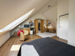 Moderne, neuwertige Eigentumswohnung mit Terrasse und kleinem Garten im Reihenhausstil - Bild10