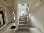 Top gepflegtes Einfamilienhaus mit Balkon, Terrasse und kleinem Garten - Bild8