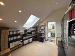 Top gepflegtes Einfamilienhaus mit Balkon, Terrasse und kleinem Garten - Bild10