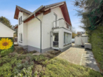 Top gepflegtes Einfamilienhaus mit Balkon, Terrasse und kleinem Garten - Bild2
