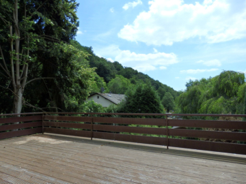 Saniertes 1-2 Familienhaus in idyllischer Wohnlage mit Bachlauf und Blick ins Grüne - Bild5