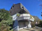 Freistehendes Einfamilienhaus in Wiesbaden-Sonnenberg mit 2 sonnigen Süd-Balkonen, Terrasse + Doppelgarage - Bild2
