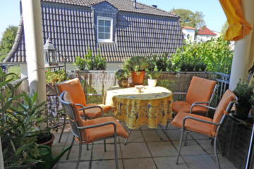 Tolle 3 Zimmer- Wohnung mit Aufzug, Süd- West Balkon und Blick ! - Bild4