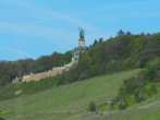 **1-A Wohnlage in Rüdesheim mit Rheinblick** Großes freistehendes Einfamilienhaus mit Einliegerwohnung - Bild2