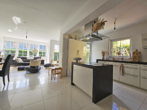 Junges Einfamilienhaus mit Terrasse und sonnigem Garten - Bild2