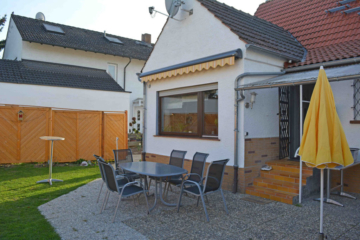 Liebevoll saniertes, freistehendes Haus - Bild2