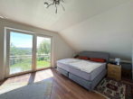 Neuwertiges, freistehendes Traumhaus mit sonnigem Garten und Fernblick in 1-A-Wohnlage - Bild8