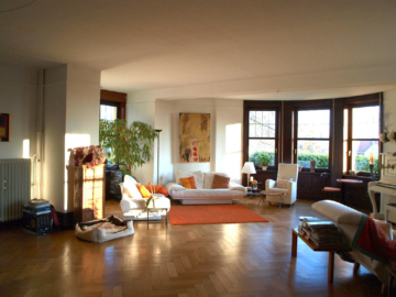 **Einzigartiges Wohnerlebnis in Oestrich** Wunderschöne EG-Wohnung mit Gartennutzung u. Rheinblick - Tolles, großes Wohn- und Esszimmer