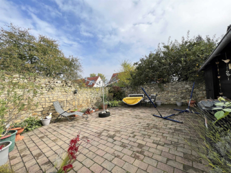 Charmantes Einfamilienhaus mit hübschem Hof in ruhiger Lage, 55271 Stadecken-Elsheim, Einfamilienhaus