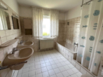 Großes, top-gepflegtes Einfamilienhaus mit schönem Garten - Bild9