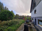 Charmantes Zweifamilienhaus mit Einliegerwohnung, Terrasse und Garten - Bild10