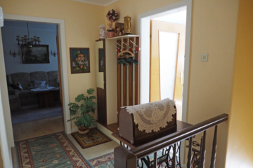 Großes 1-2 Familienhaus mit bezauberndem Grundstück - Bild5