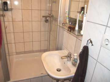 Frisch renovierte Altbauwohnung - Bild4