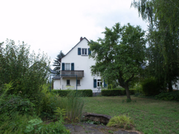 Sehr schönes freistehendes Haus mit tollem großem Garten - Bild2